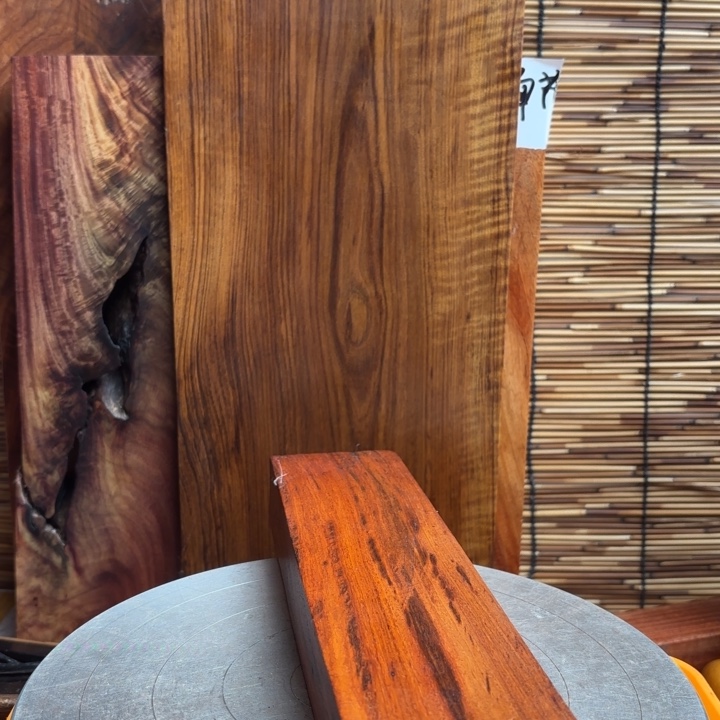 用***7大叶紫檀（黑酸枝木类）