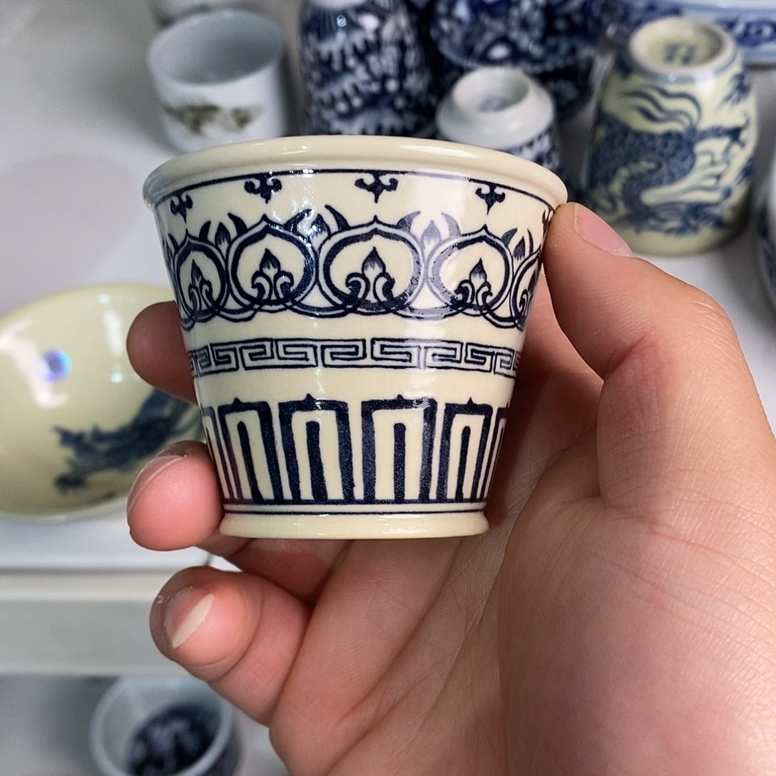 ?*微瑕黄釉宝相杯容量：50m l