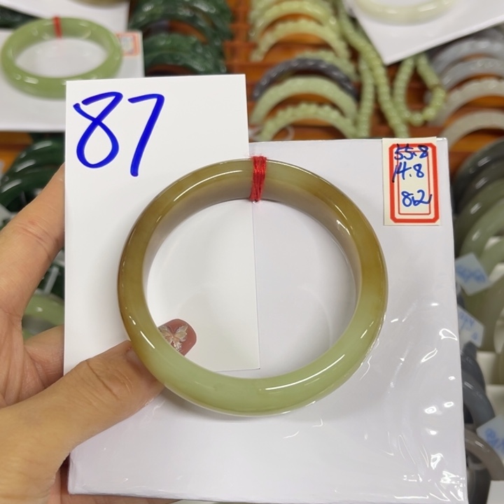 洛****和田玉未镶嵌手镯