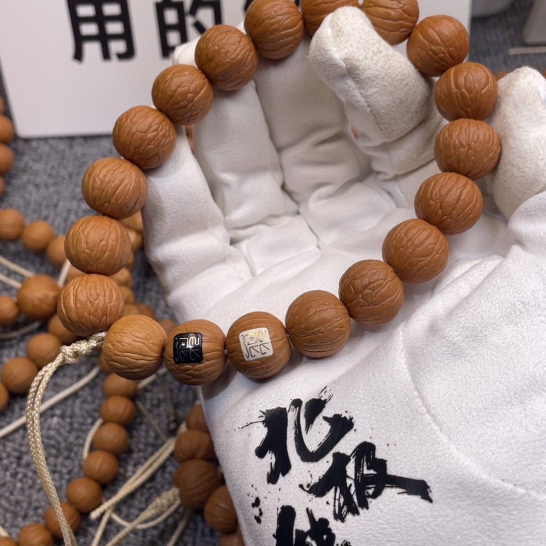 猴头核桃吊坠1聚宝盆