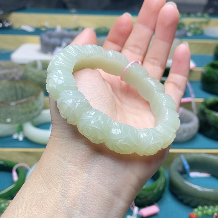 和田玉手镯55+圈口 编号41未镶嵌