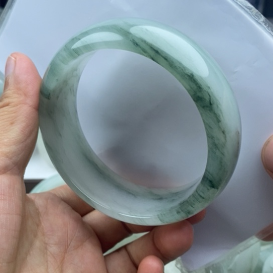 未镶嵌手镯石英质玉（金丝玉）