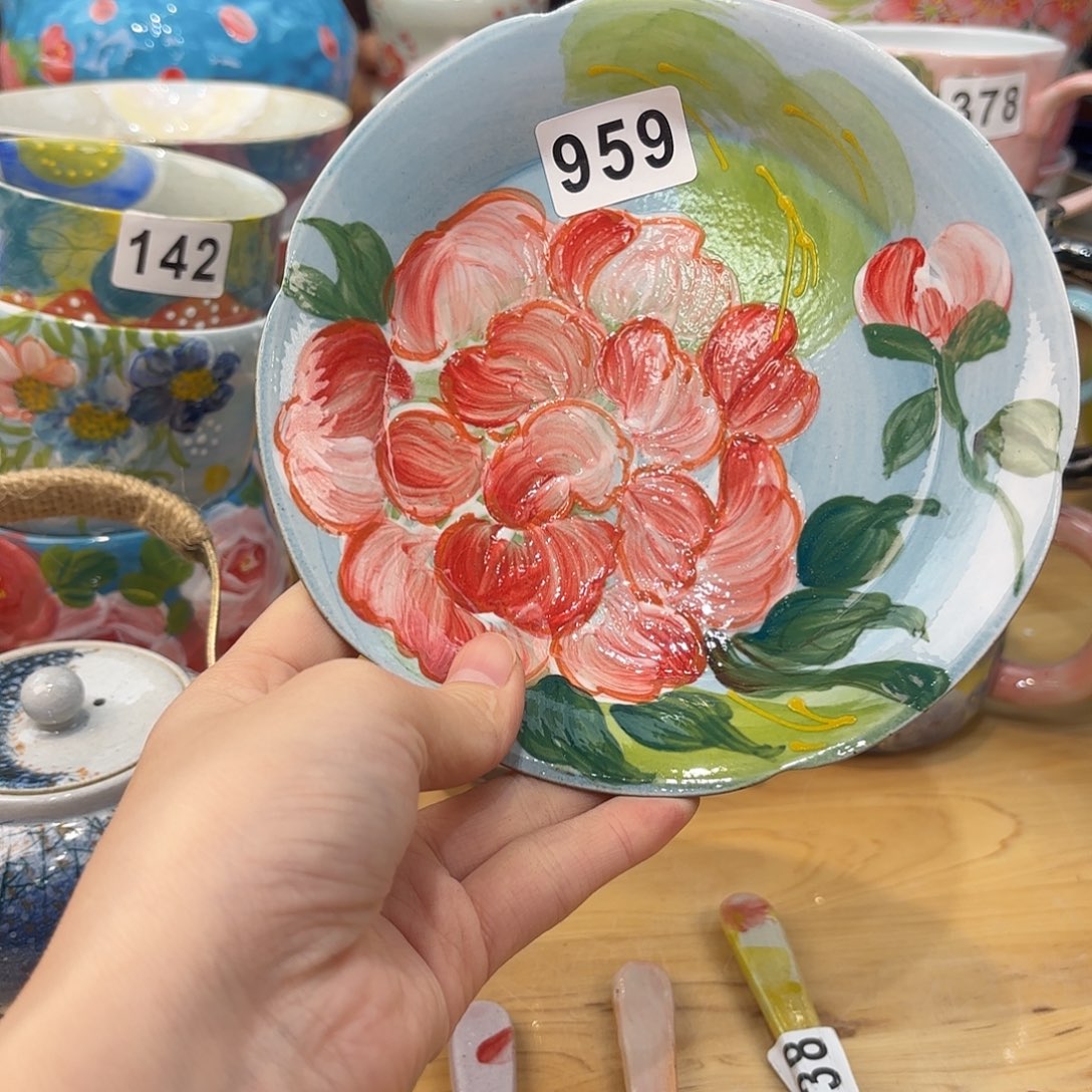 瓷片兔兔盖茨。兔兔