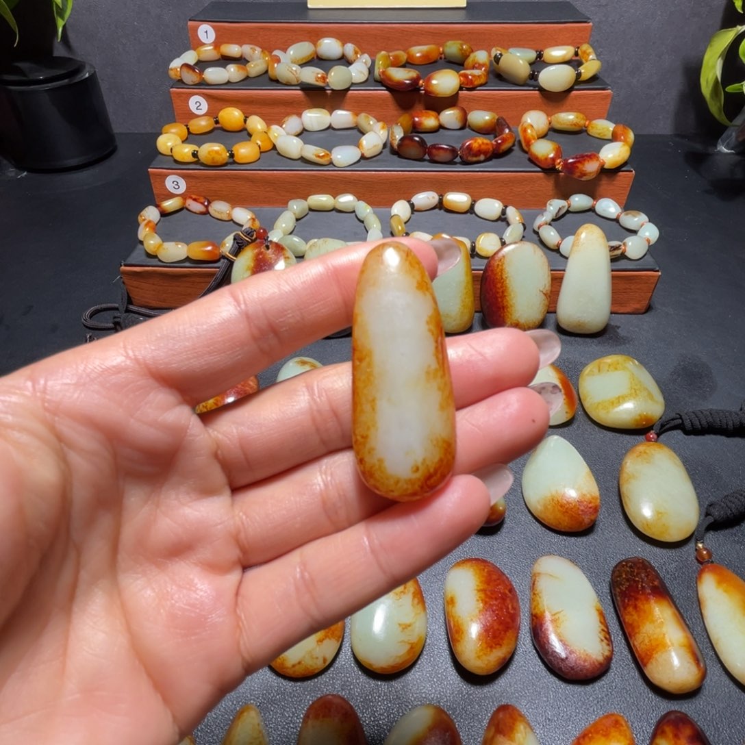 颈饰未镶嵌和田玉