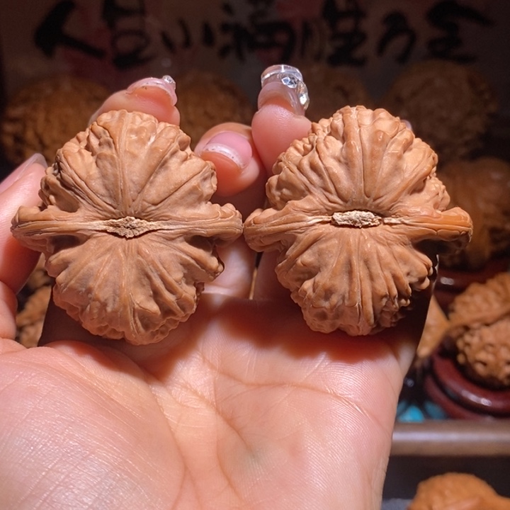 狗***子文玩核桃吊坠白狮子