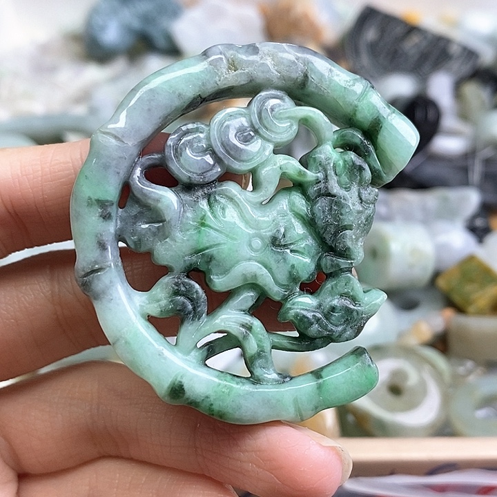 翡翠未镶嵌颈饰天然翡翠96