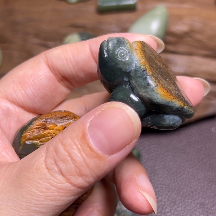 火***狸岫岩河磨玉（透闪石质玉）未镶嵌颈饰