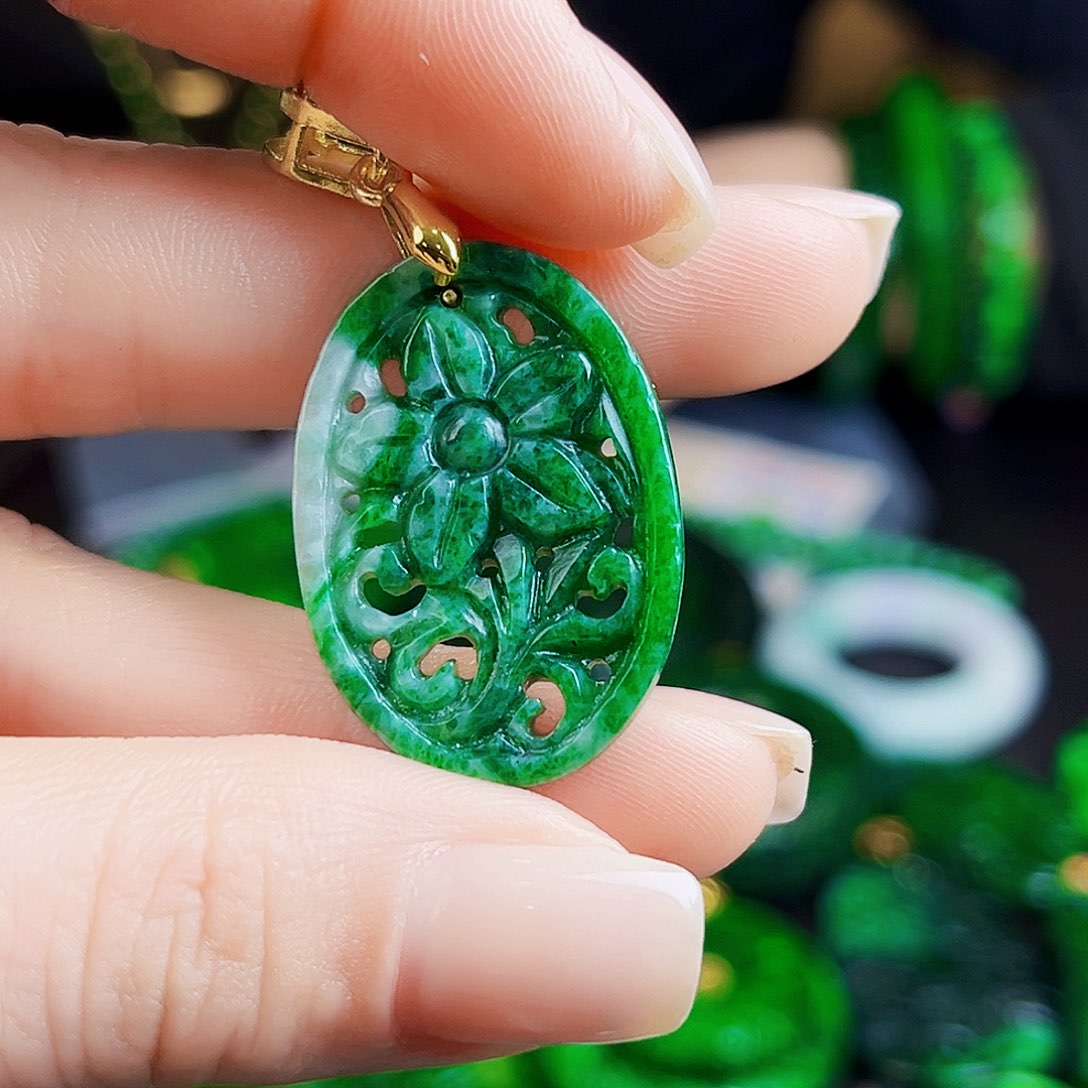 颈饰未镶嵌翡翠多样性