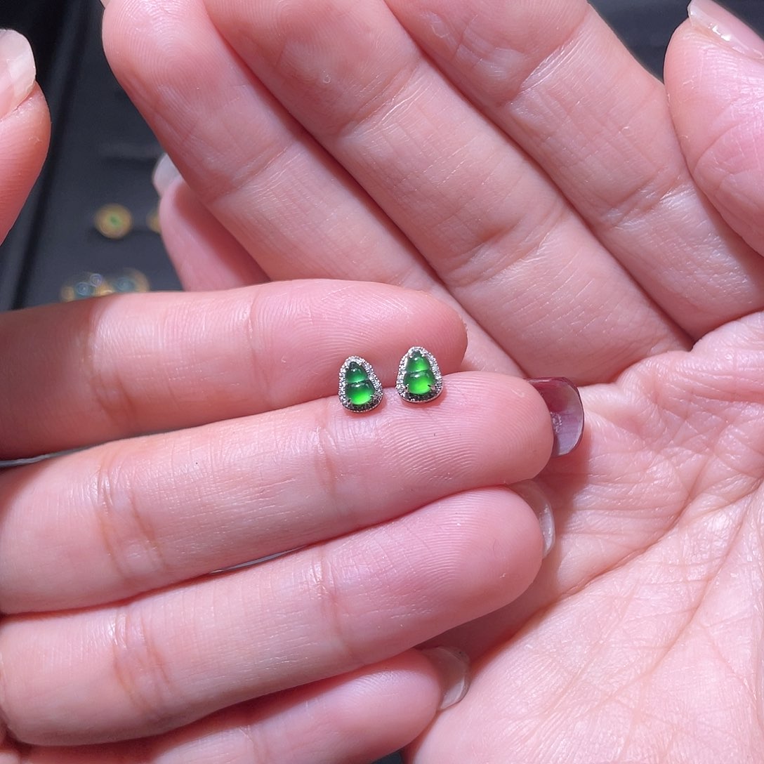 翡翠耳饰18K金镶嵌耳饰