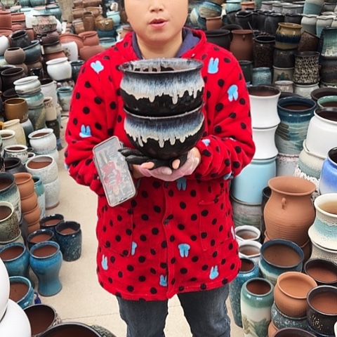 口19高12瑕疵两个盆。 