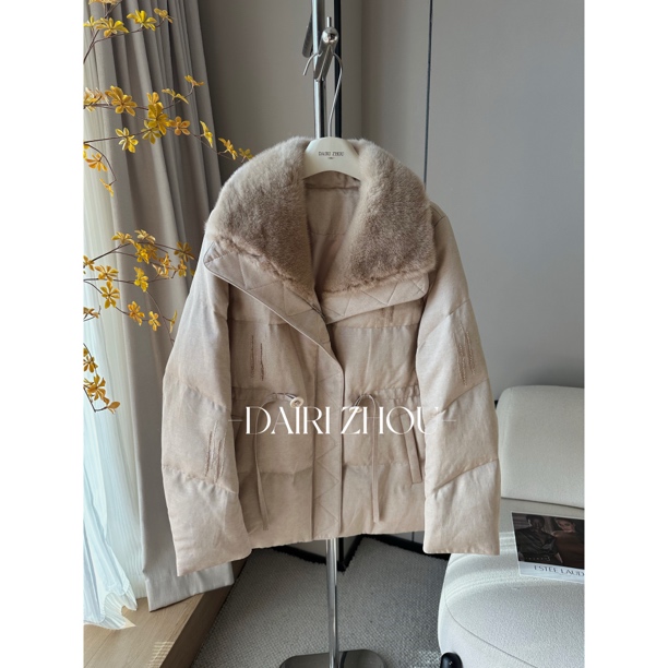 DAIRI ZHOU▪️仅剩的执念   水貂毛翻毛领加绒抽绳收腰设计宽松女