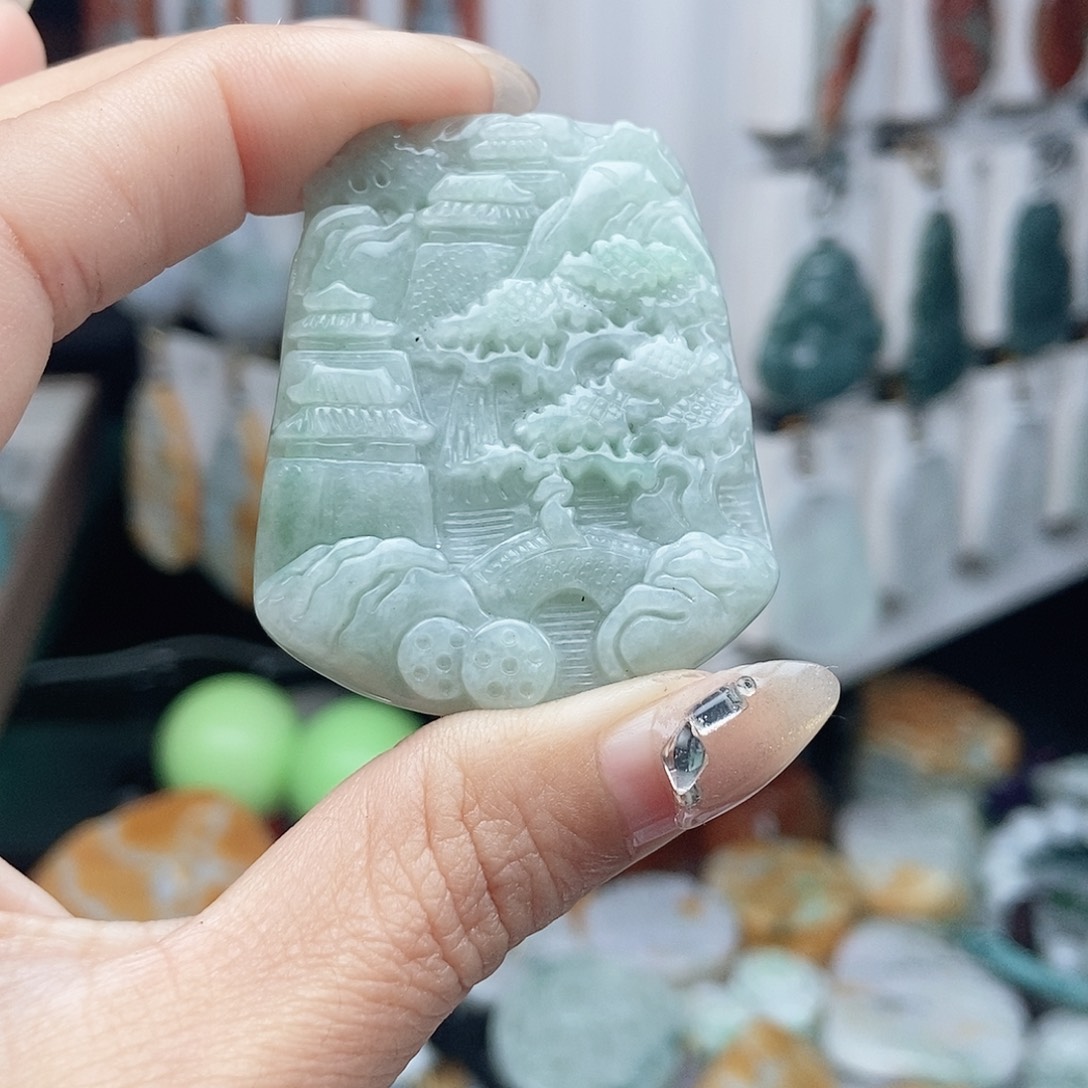 翡翠颈饰未镶嵌翡翠