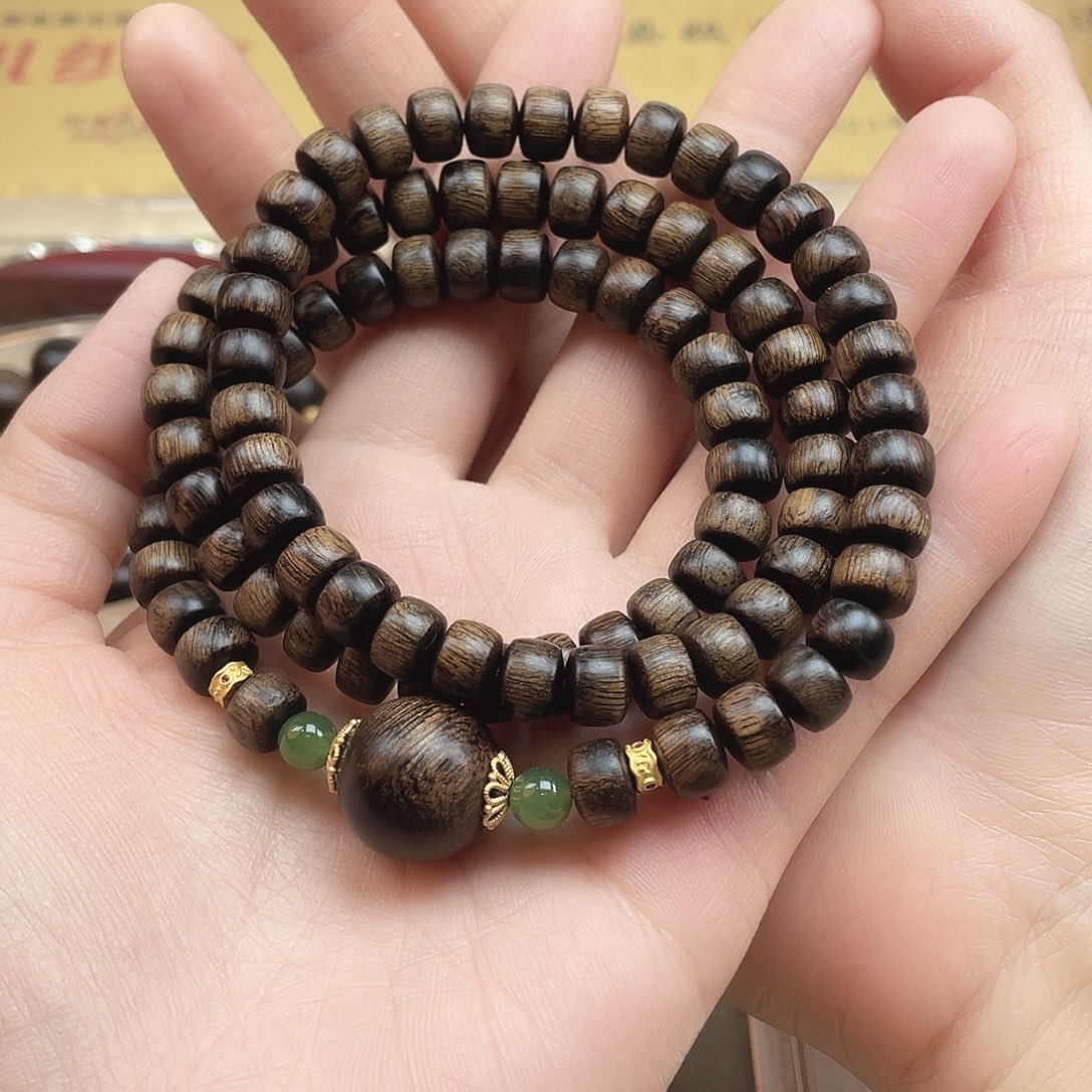沉香手串越南富森红土玉化缨子瘤疤s级0.8