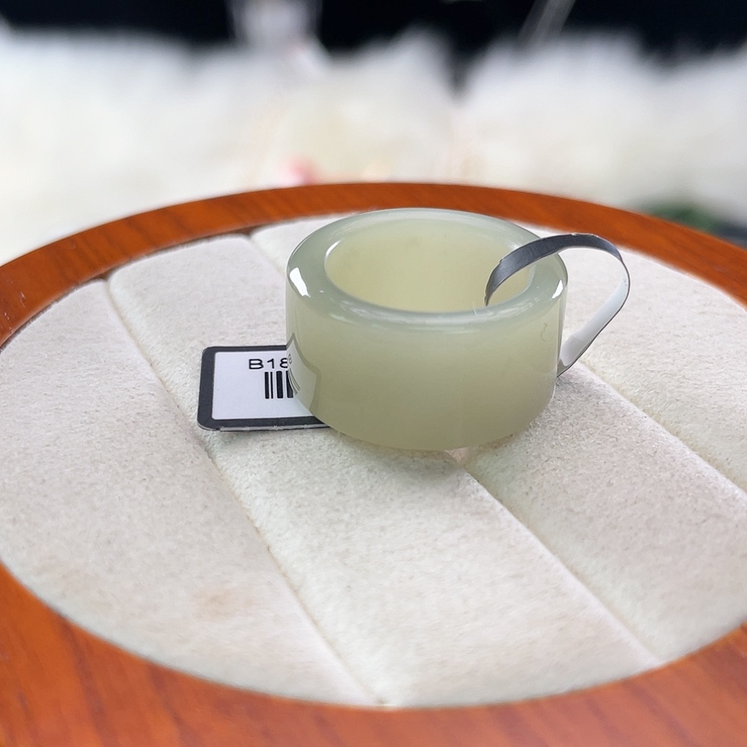 和田玉未镶嵌戒指l46 青色圆切。16.4。不退换