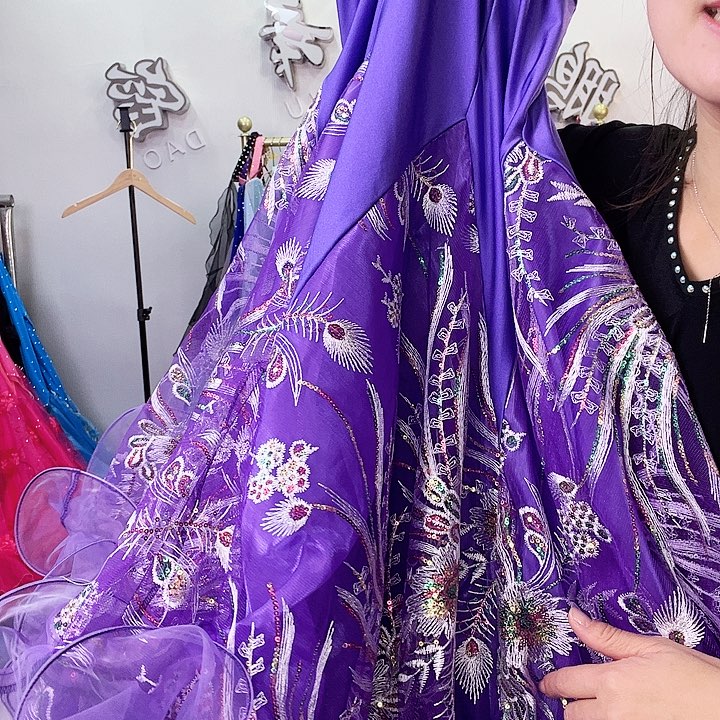 交谊舞的舞蹈动作也