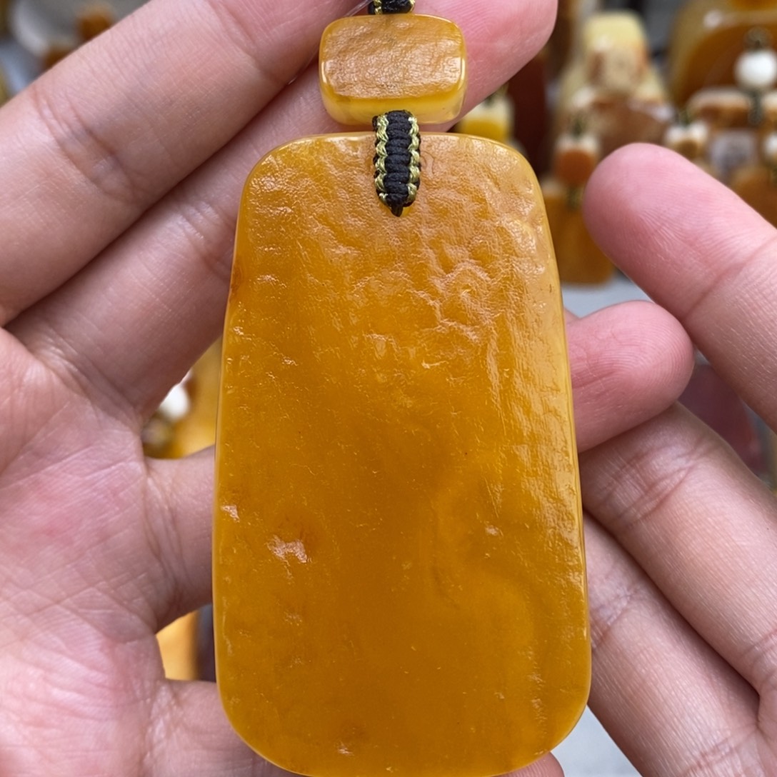 蜜蜡未镶嵌珠宝奇石