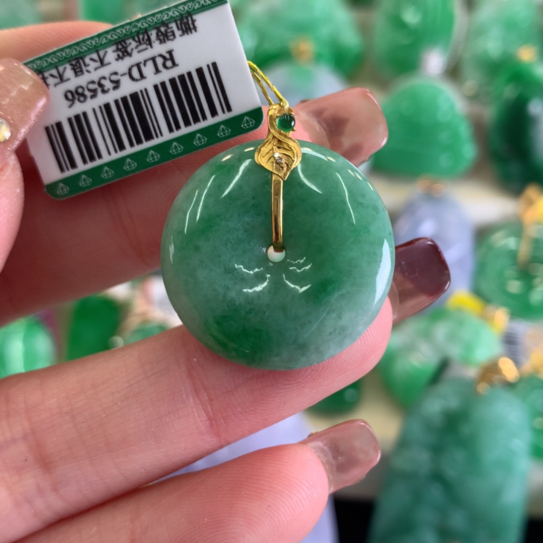翡翠吊坠(不含链)18K金镶嵌