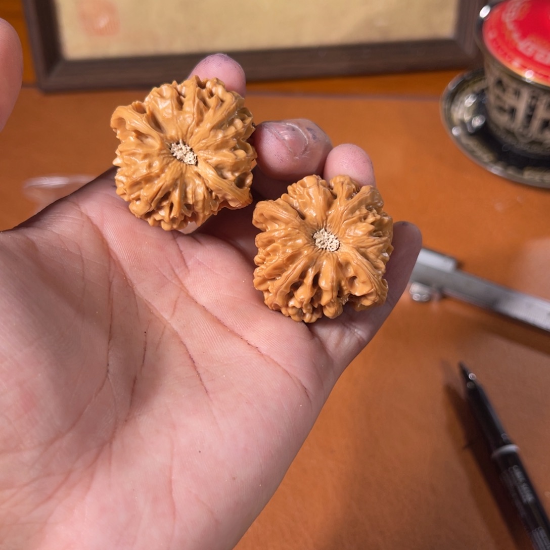 H***t文玩核桃吊坠龙门