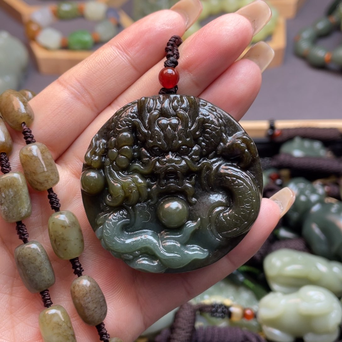 和田玉颈饰未镶嵌