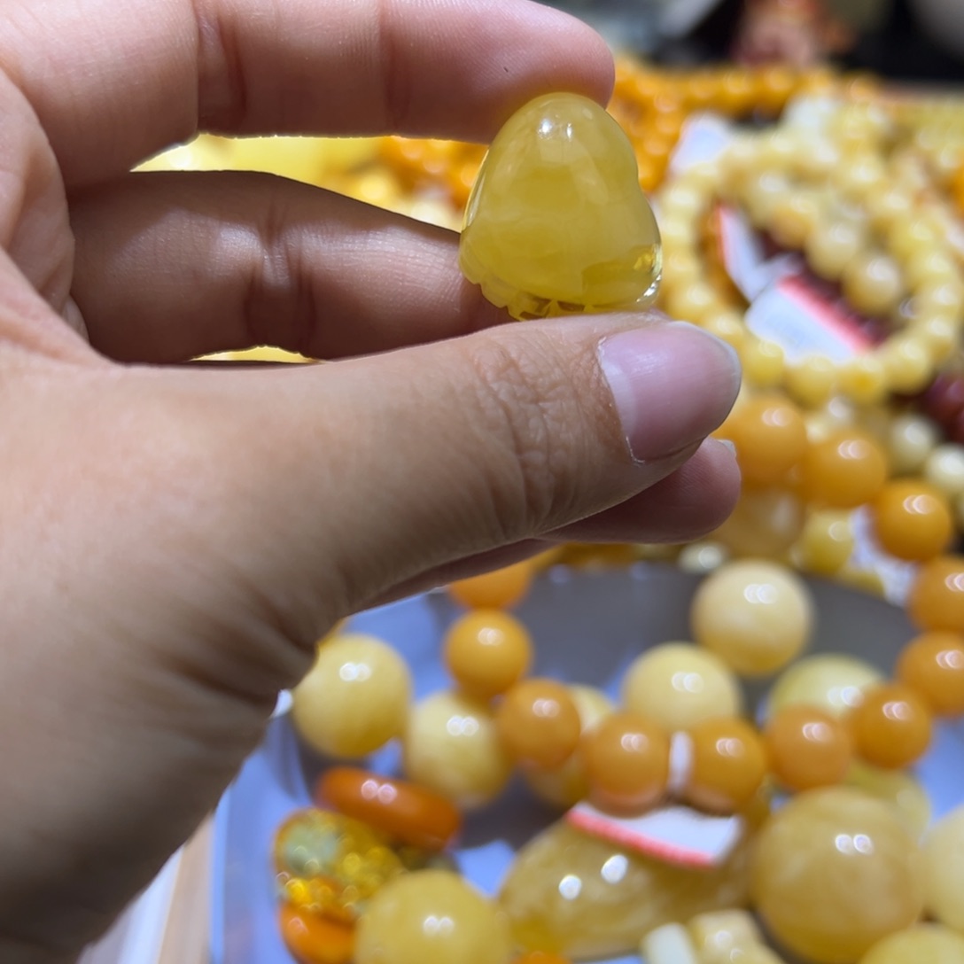 琥珀珠宝奇石未镶嵌
