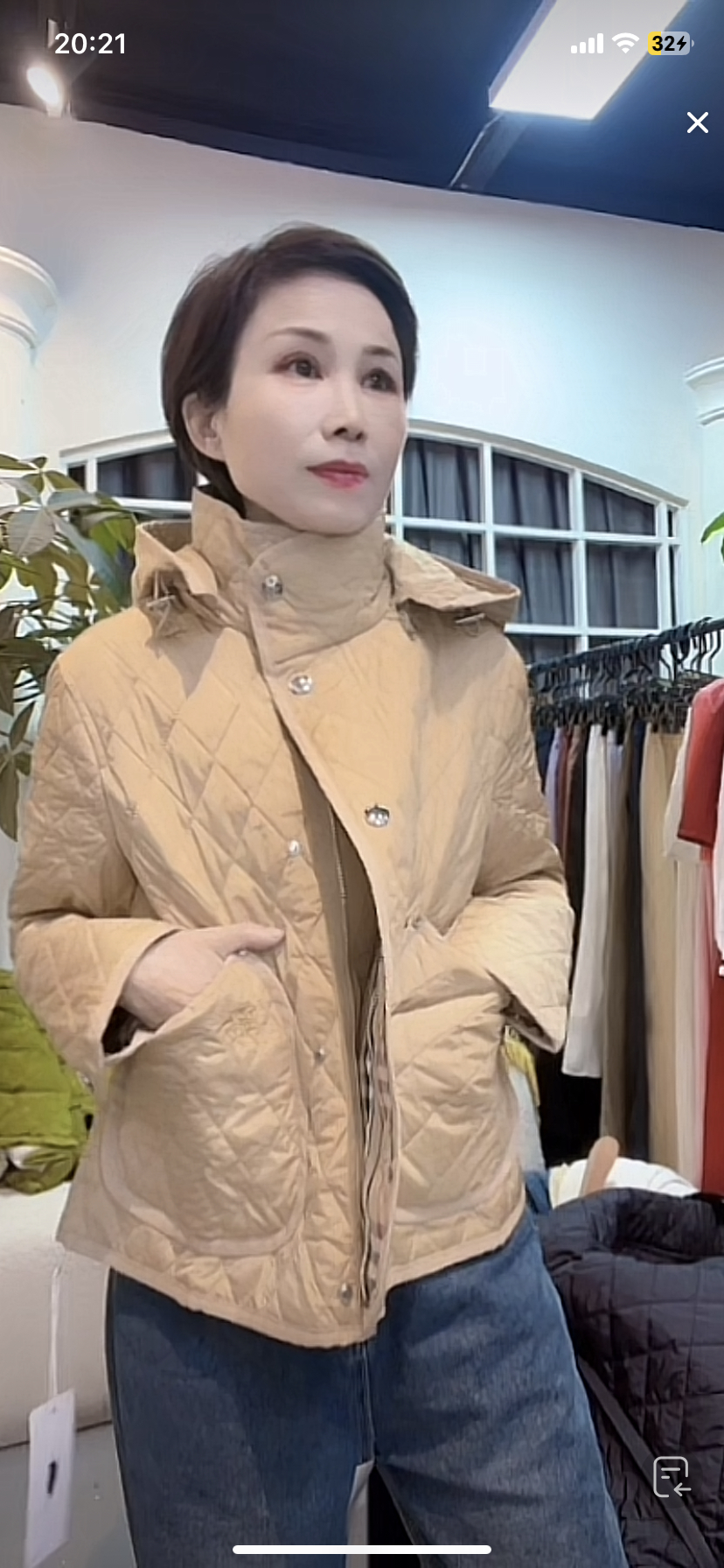 连帽菱格两口袋口袋边骑马人刺绣时尚外套-果梓258