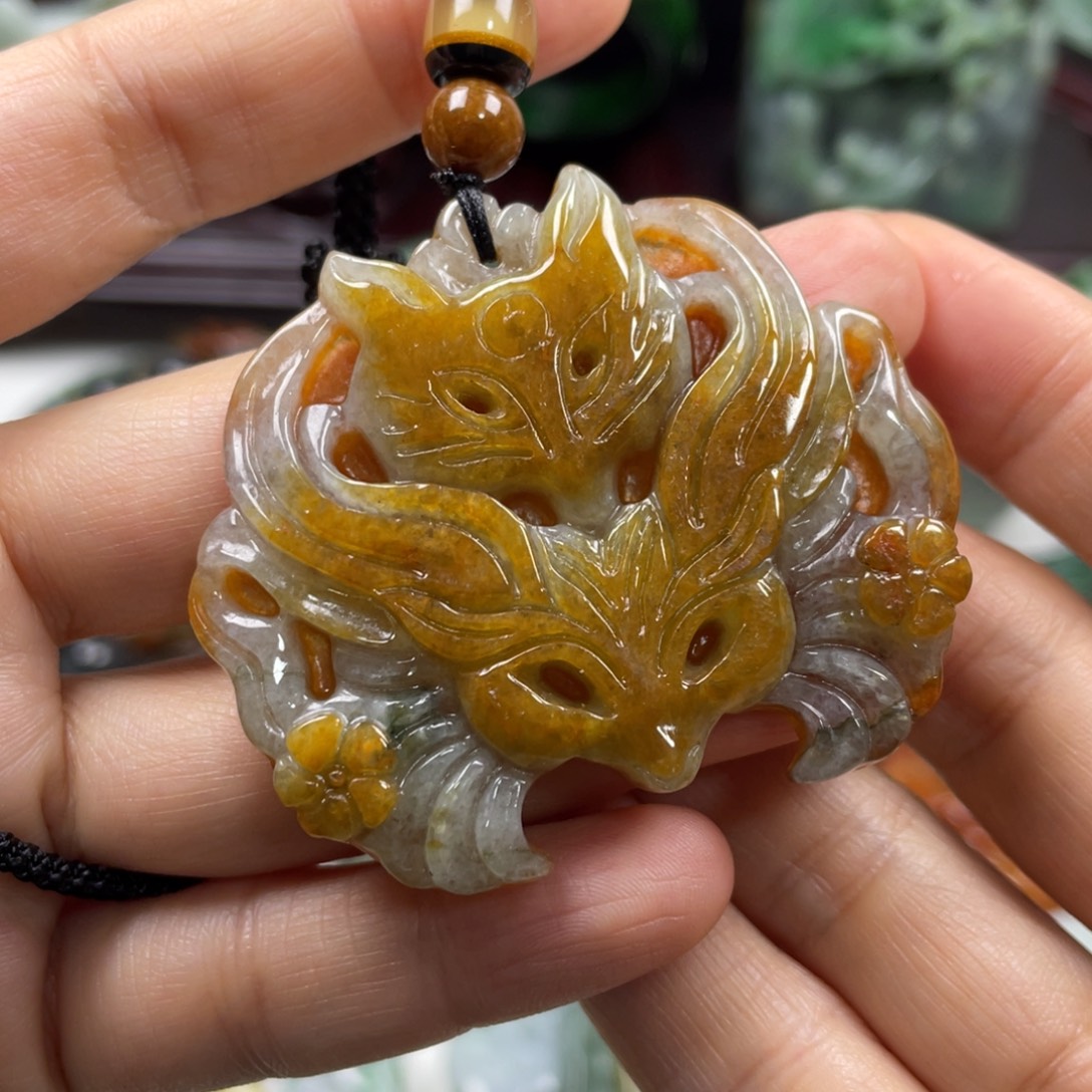 翡翠未镶嵌颈饰牌子