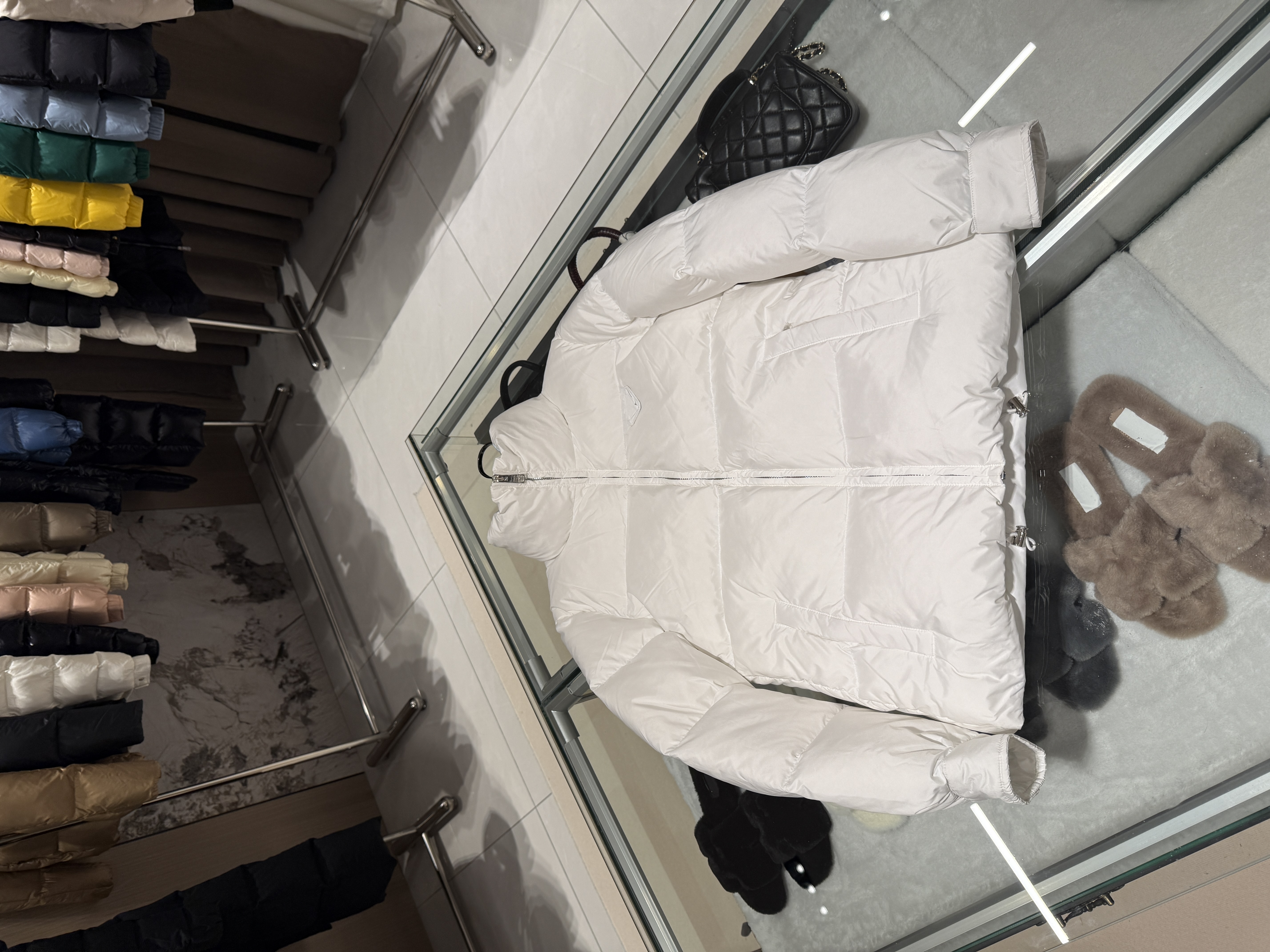 25新款 冬季P休闲百搭黑白两色立领女款羽绒服