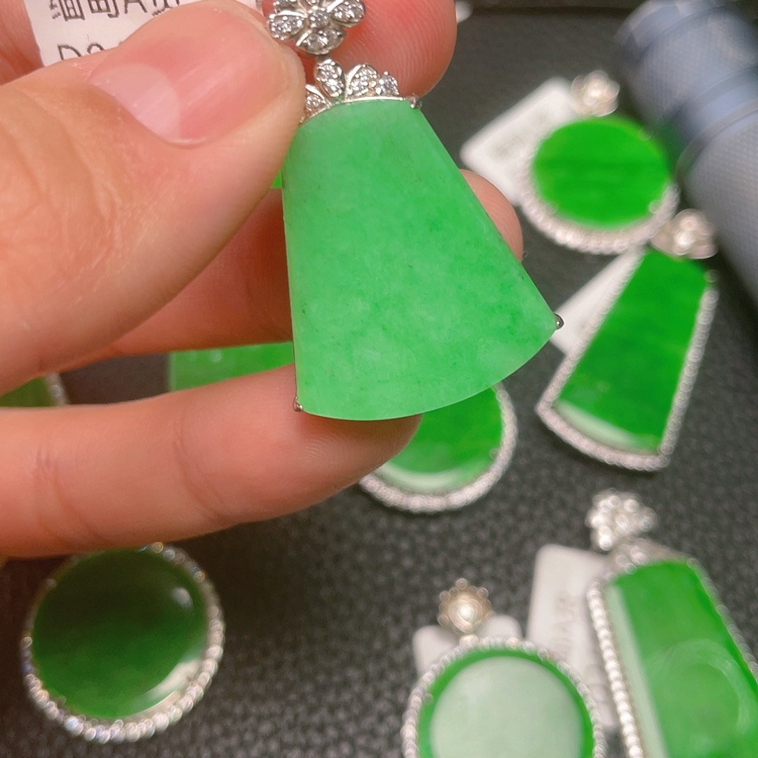 【闪购商品】翡翠吊坠(不含链)银S925镶嵌