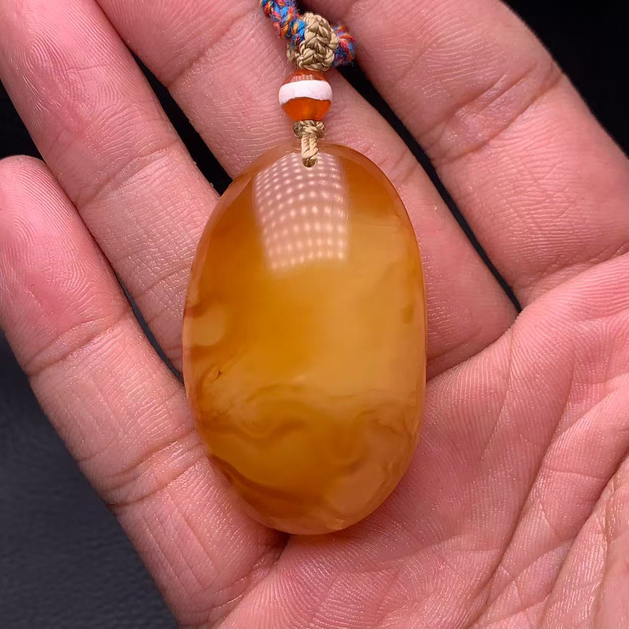 天然蜜蜡留皮吊坠金姣蜜蜜蜡坠子12克尺寸47.5×29×14.5毫米