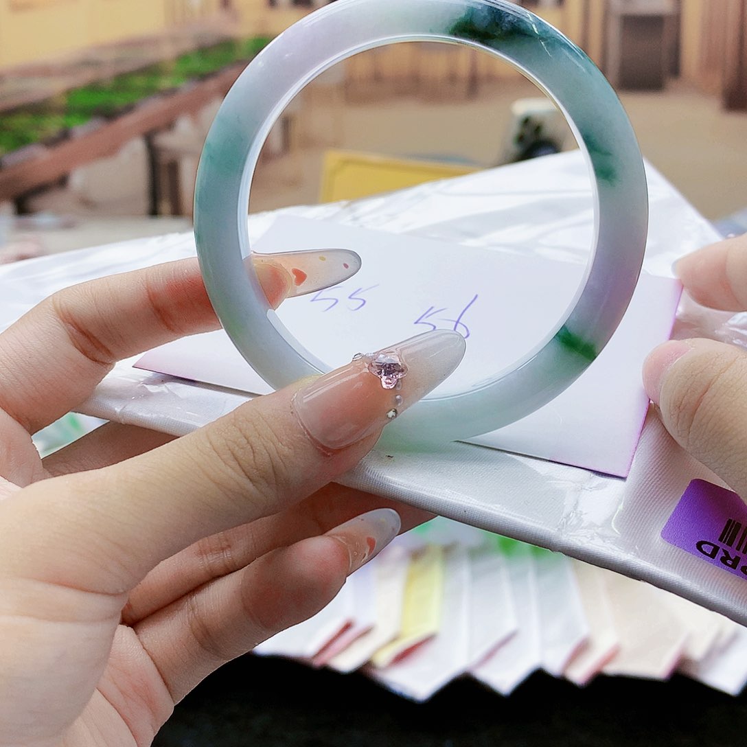 翡翠手镯未镶嵌57899899988998899999