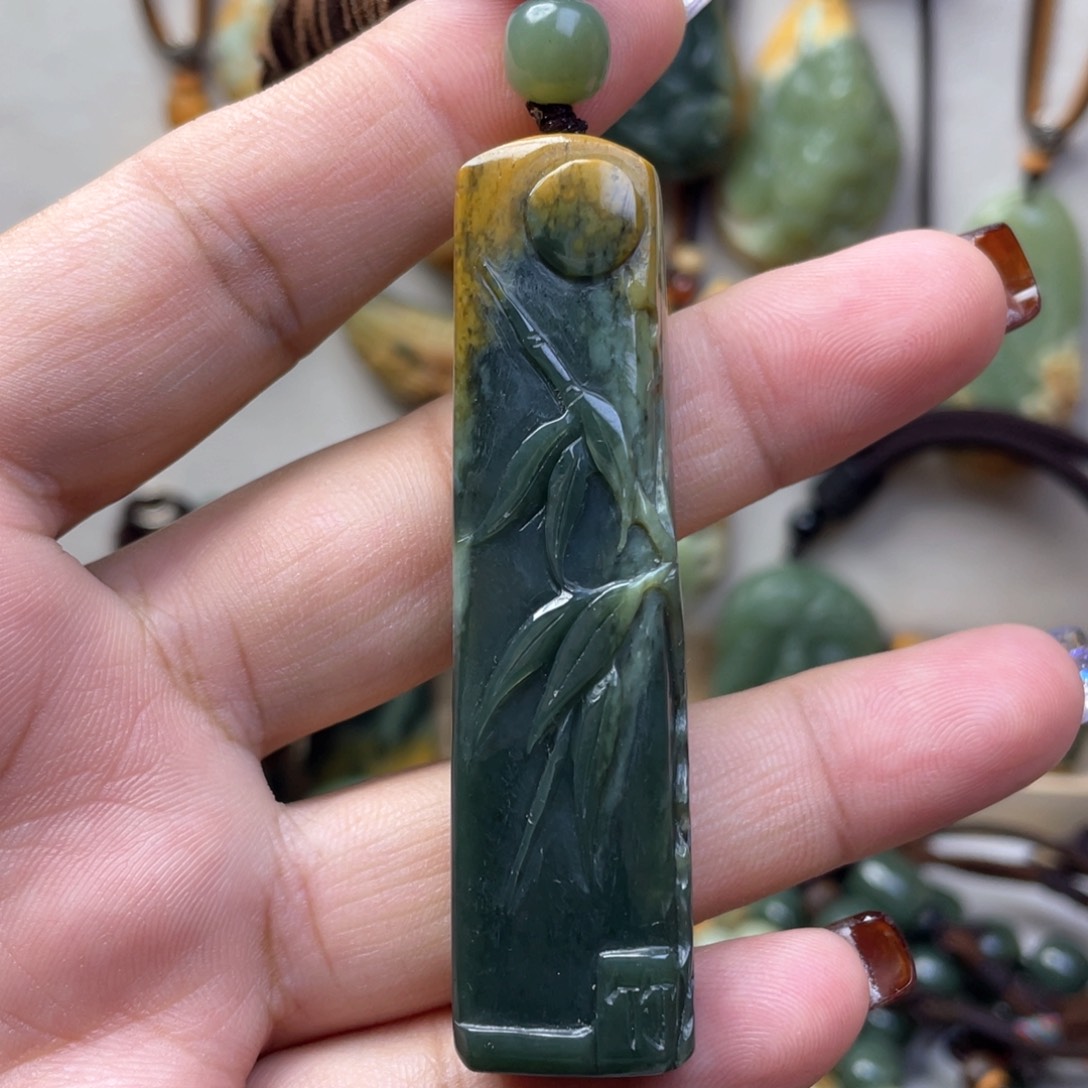 岫岩河磨玉（透闪石质玉）挂坠未镶嵌E****）