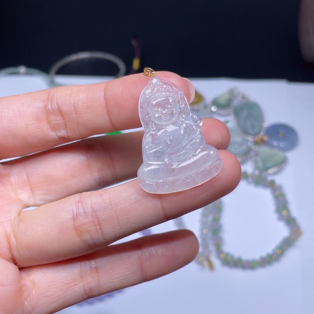 翡翠颈饰18K金镶嵌佛