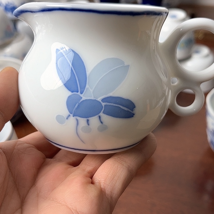 杯湖南陶研所手绘枇杷花公道杯150毫升