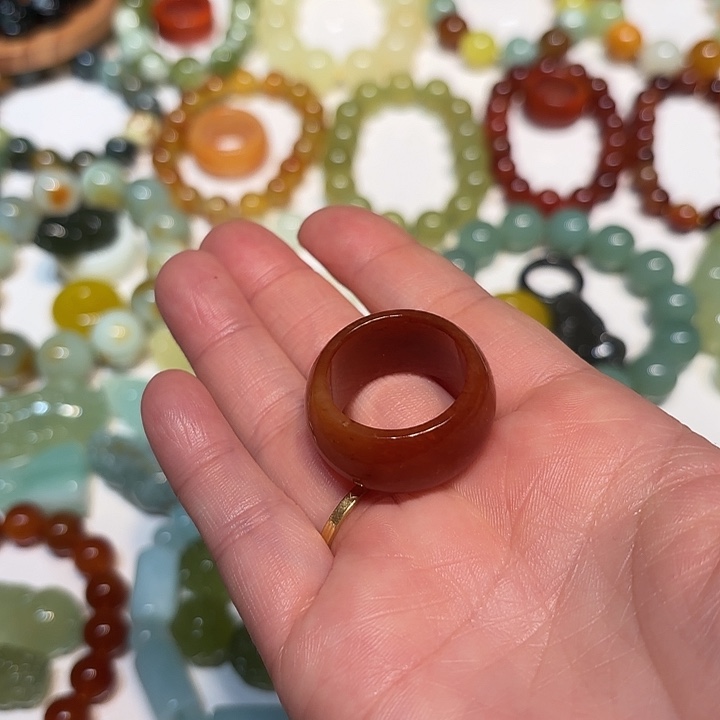 蛇纹石玉未镶嵌戒指