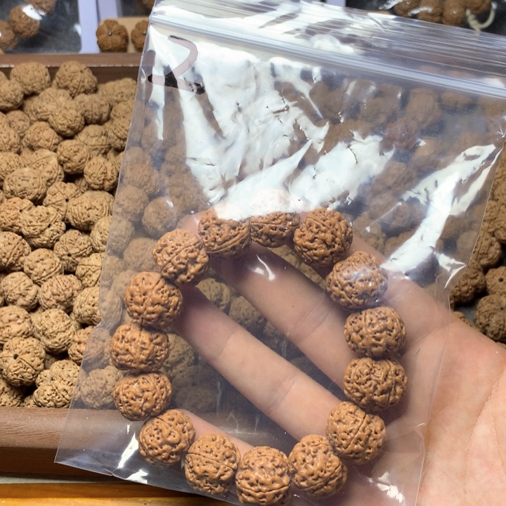 吊坠金刚菩提些**霜2。     20。