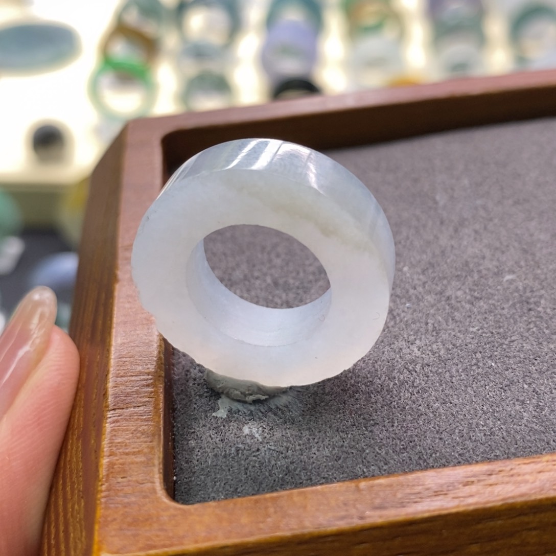 定制翡翠未镶嵌戒指