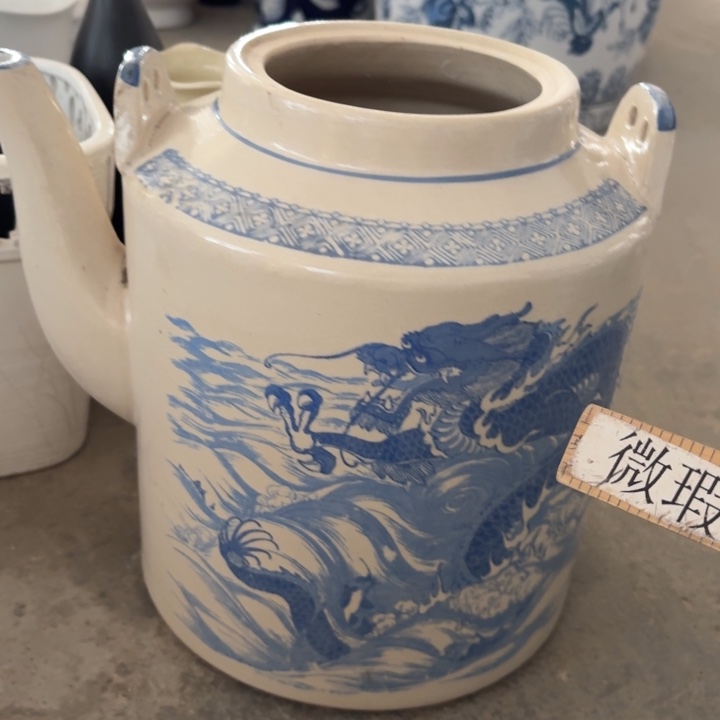 微瑕青花瓷器值得购买