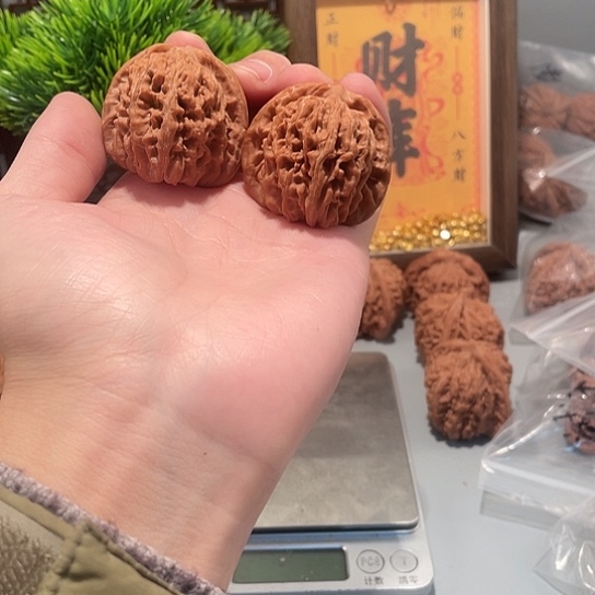 大***利文玩核桃吊坠四座楼