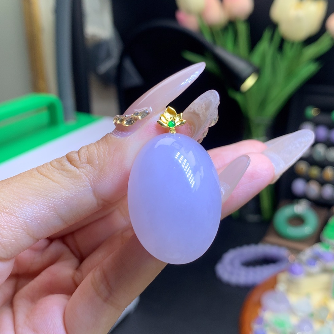 翡翠18K金镶嵌颈饰