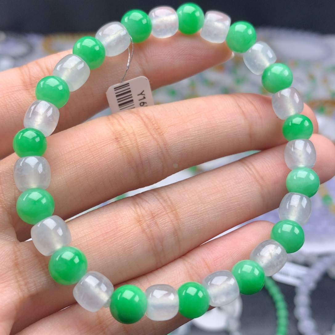 未镶嵌翡翠手链卡