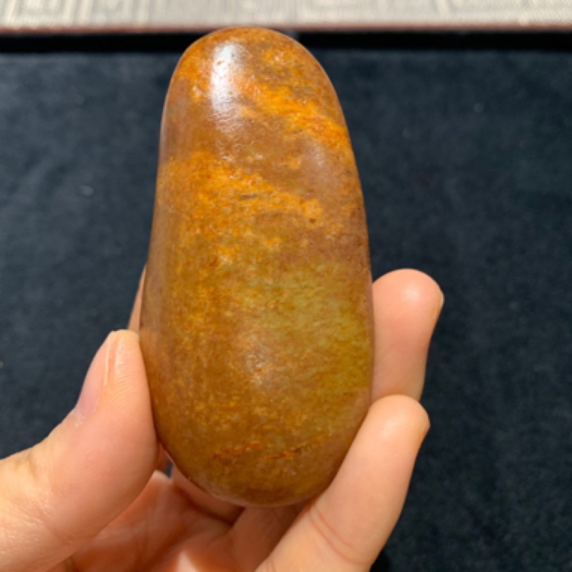 和田玉黄沁红皮手把件