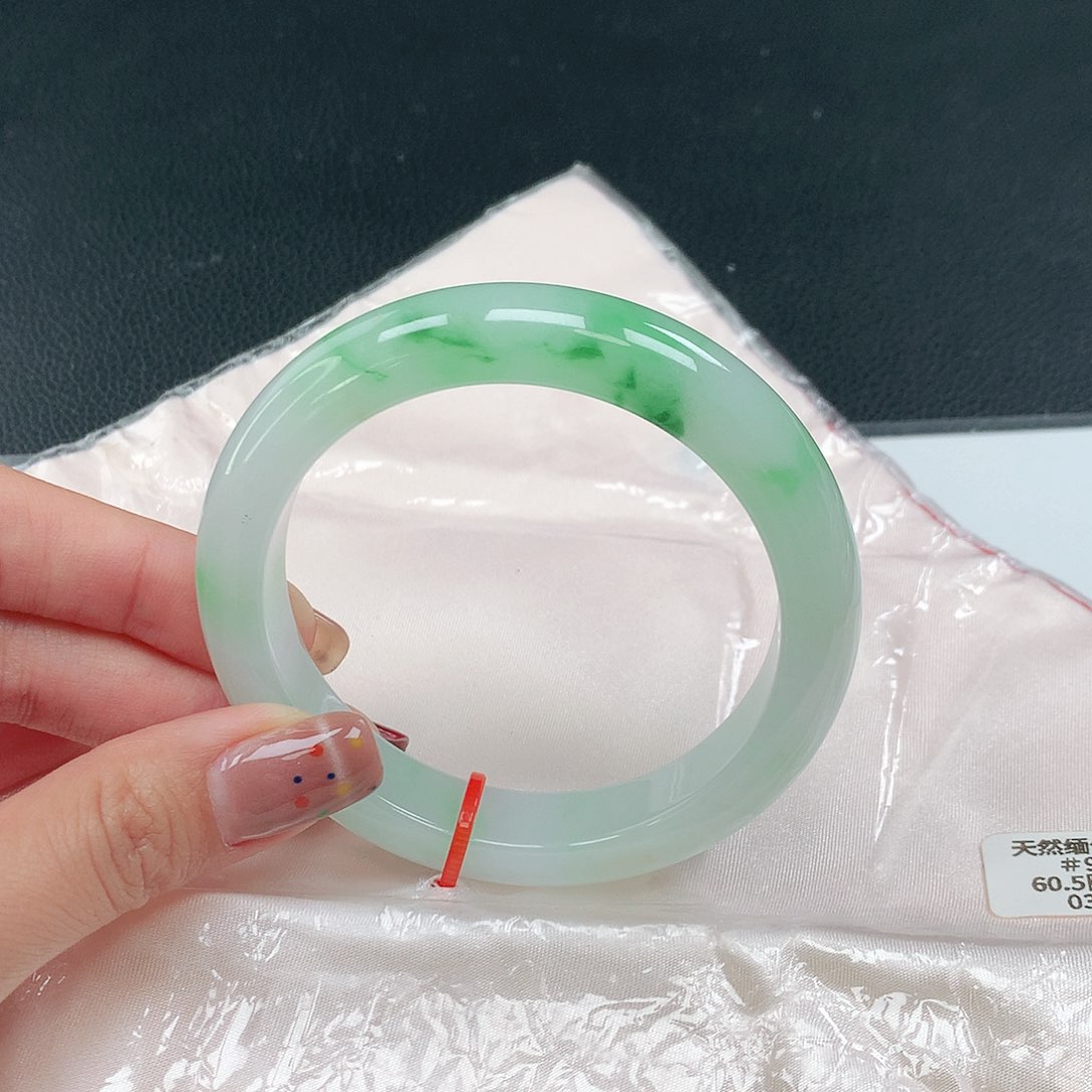 未镶嵌手镯翡翠60+