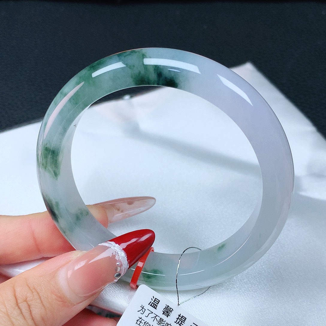 翡翠手镯未镶嵌57圈