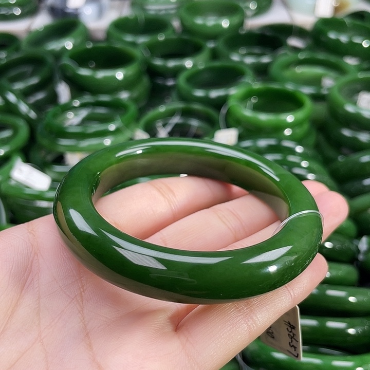 未镶嵌手镯和田玉（碧玉）