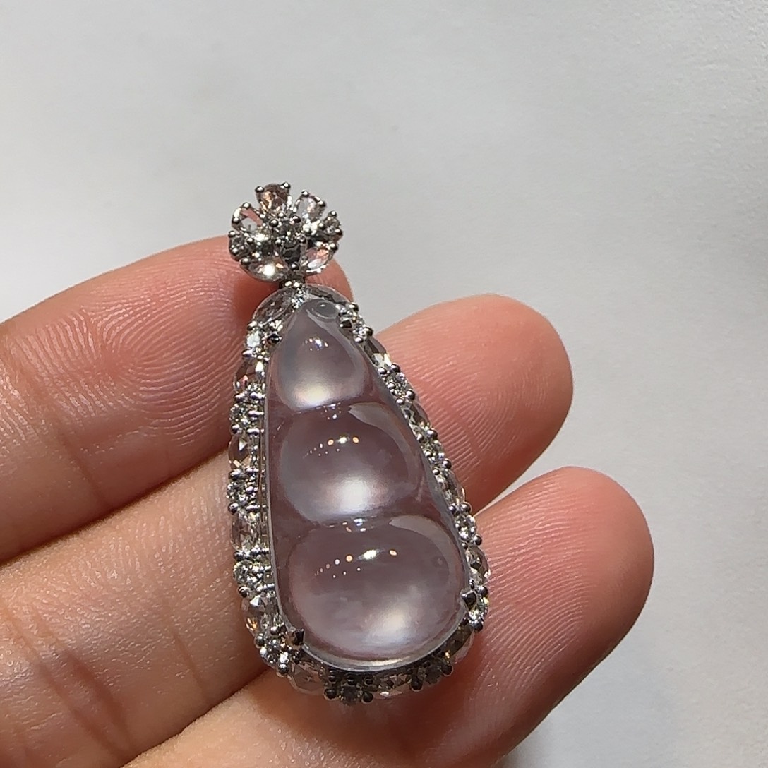 翡翠18K金镶嵌吊坠(不含链)福豆