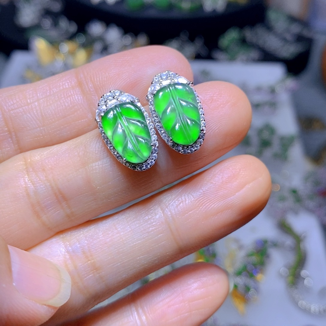 翡翠颈饰银S925镶嵌天然翡翠