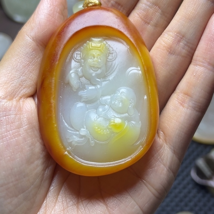 腾***雾颈饰未镶嵌和田玉