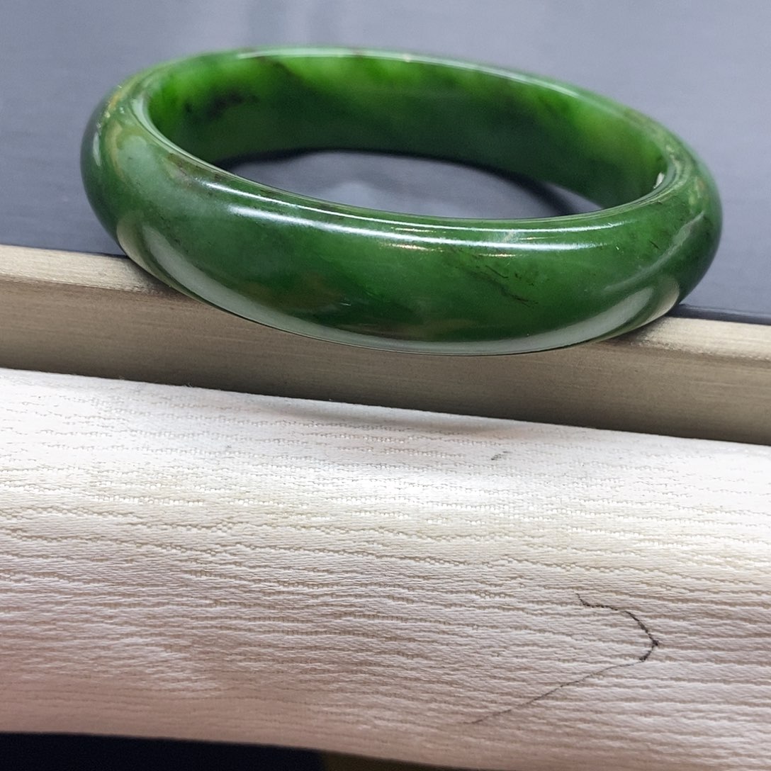 和田玉（碧玉）未镶嵌手镯