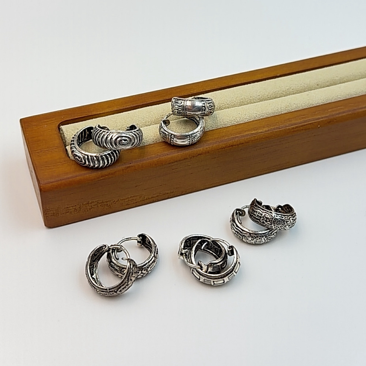 925银银制品 925银带纹小圆耳扣通勤百搭素款简约耳饰