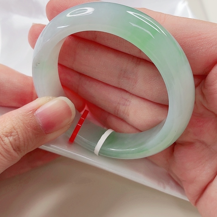 点***丫翡翠未镶嵌手镯50.2圈x566